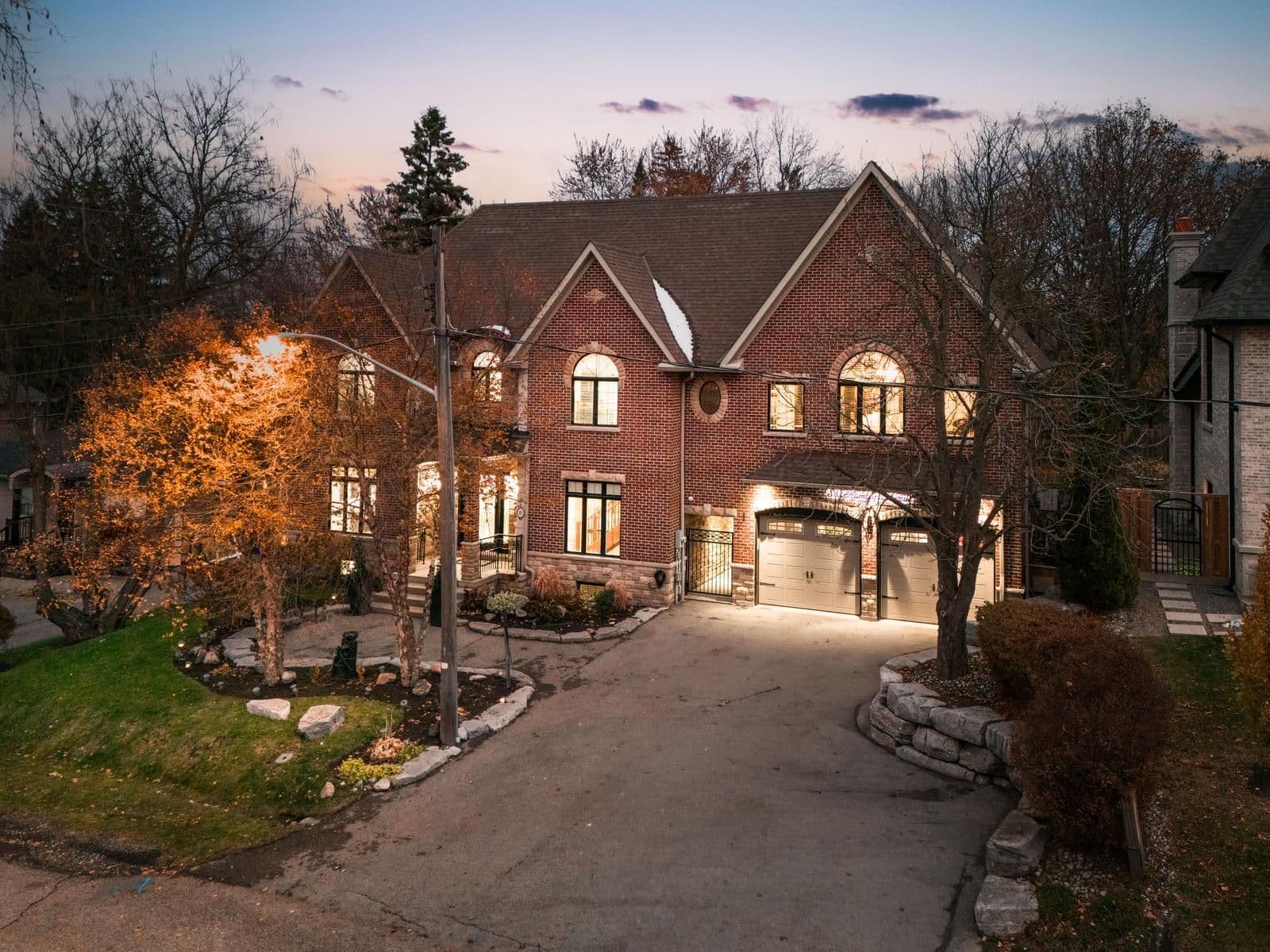 83 Hambly Avenue, King, ON L7B 1J1