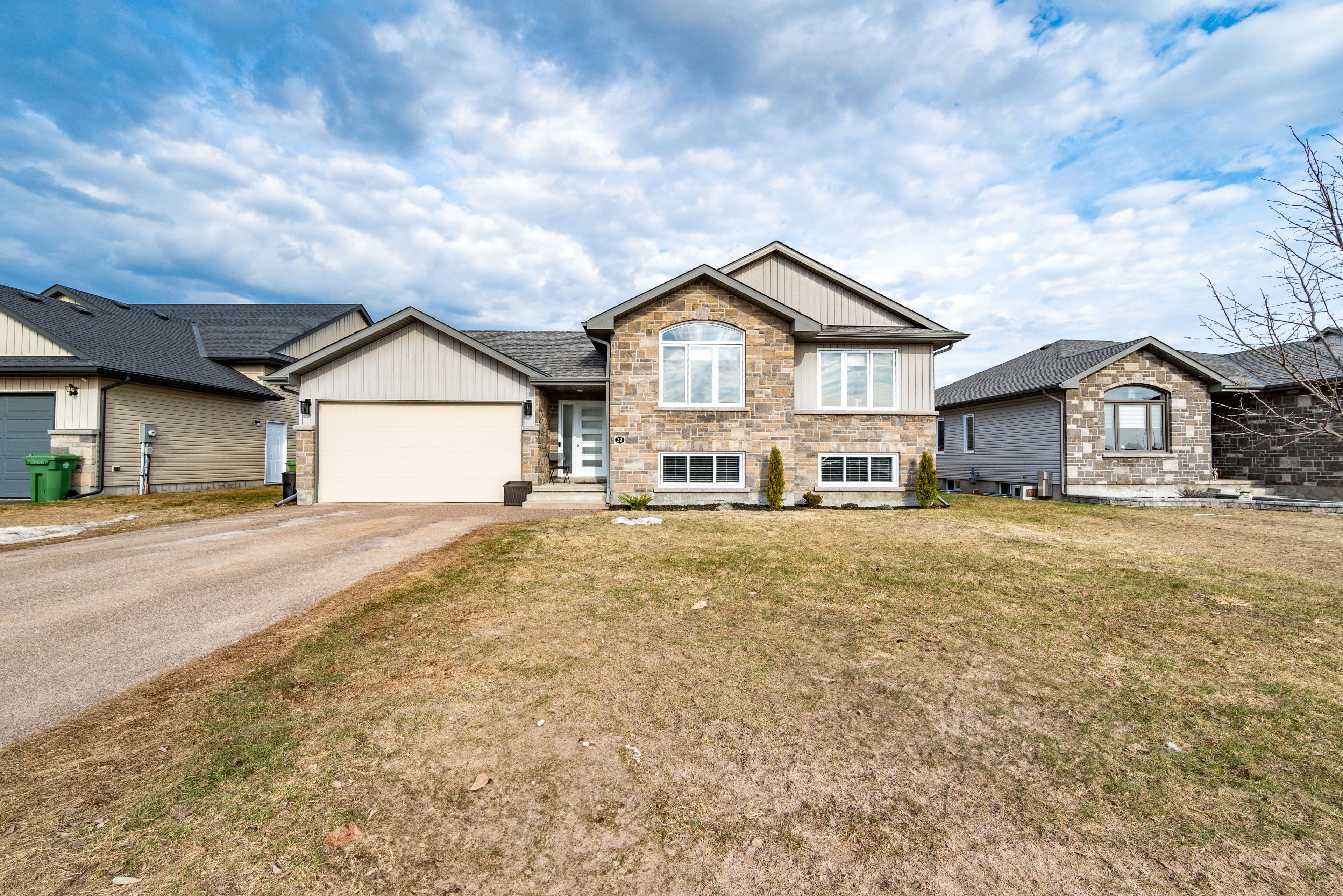 20 Liam Street, Petawawa, ON K8H 0C2