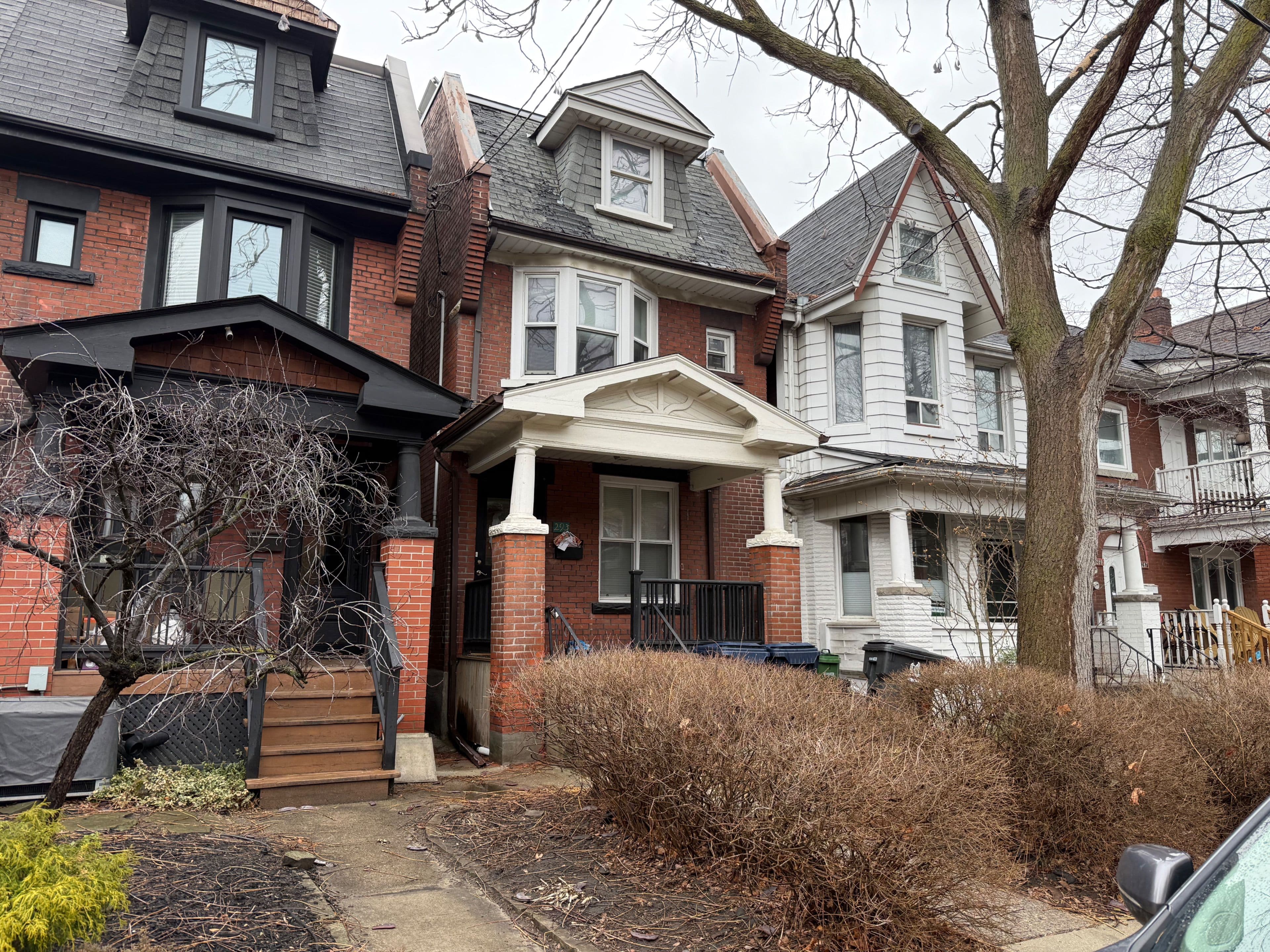 293 St Clarens Avenue, Toronto C01, ON M6H 3W2