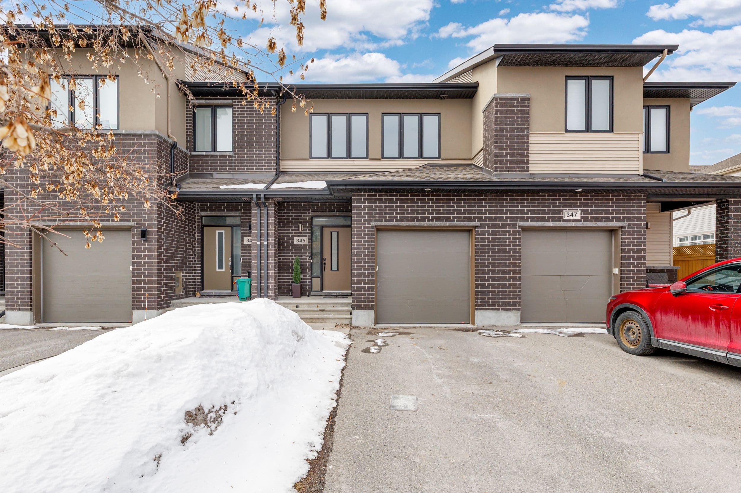 345 Nonius Street, Kanata, ON K2V 0E1