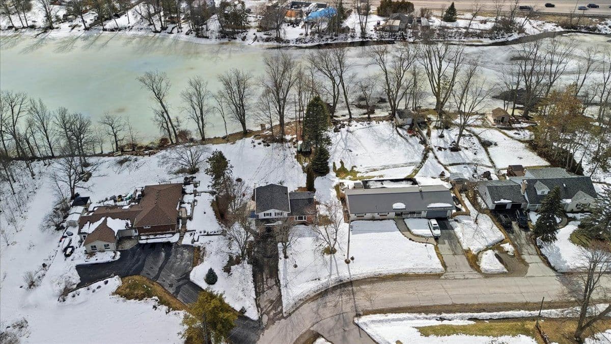 102 GREENFIELD Park, Belleville, ON K0K 1V0