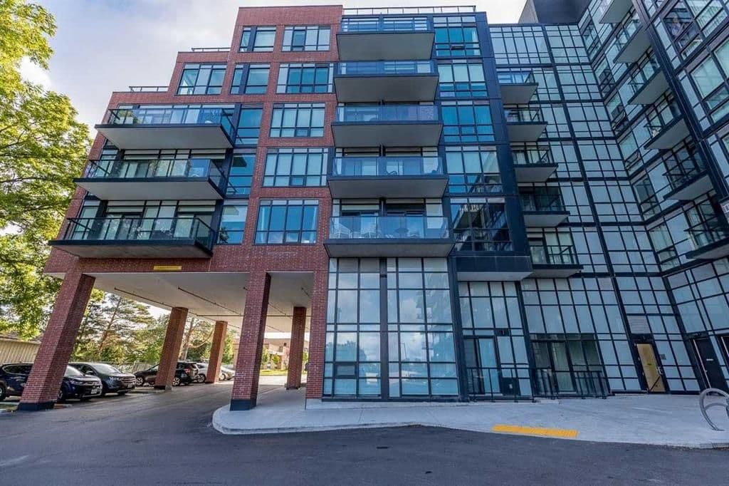 681 YONGE Street 203, Barrie, ON L4N 4E8