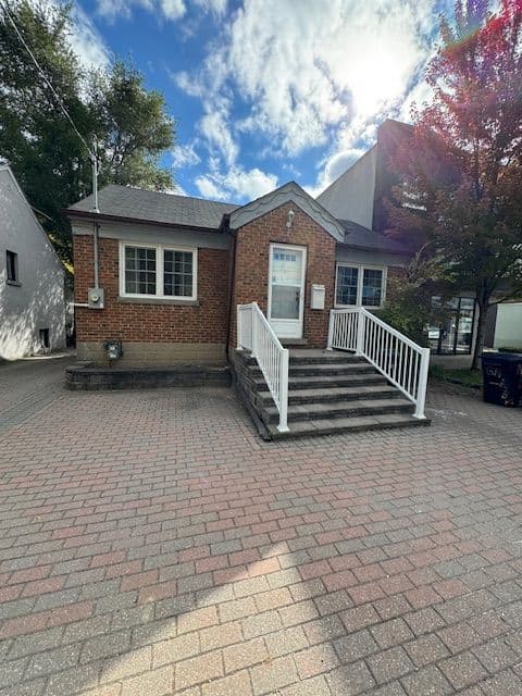 227 Sheppard Avenue W, Toronto C07, ON M2N 1N2