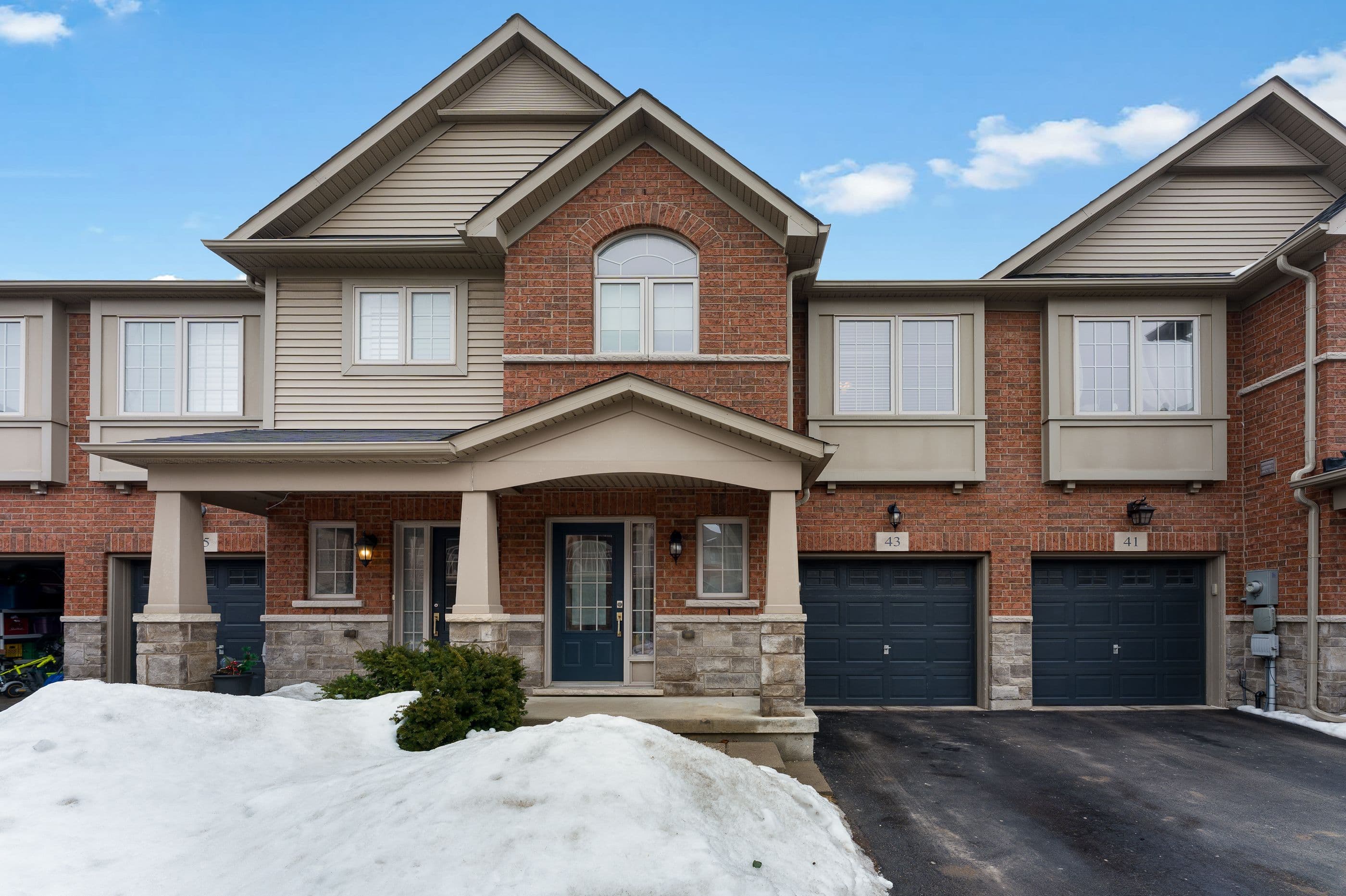 541 Winston Road 43, Grimsby, ON L3M 0C5