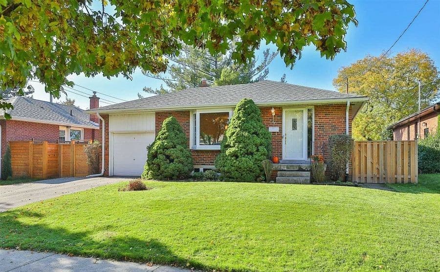 4 Beaver Bend Crescent Bsmt, Toronto W08, ON M9B 5P8