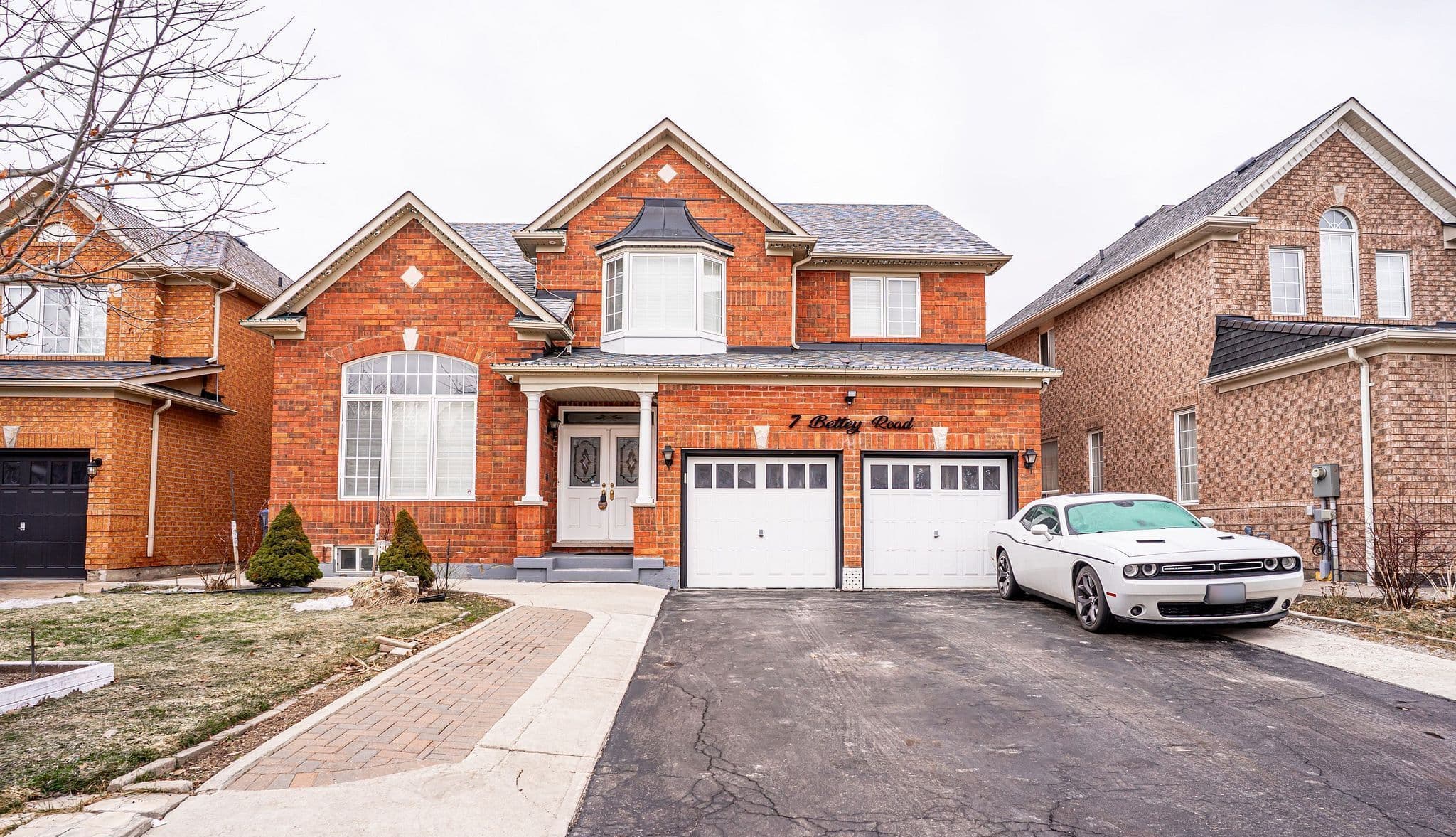 7 Bettey Road, Brampton, ON L6P 1S9
