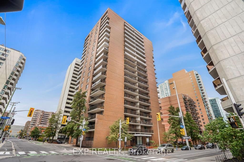 475 Laurier Avenue W 204, Ottawa Centre, ON K1R 7X1