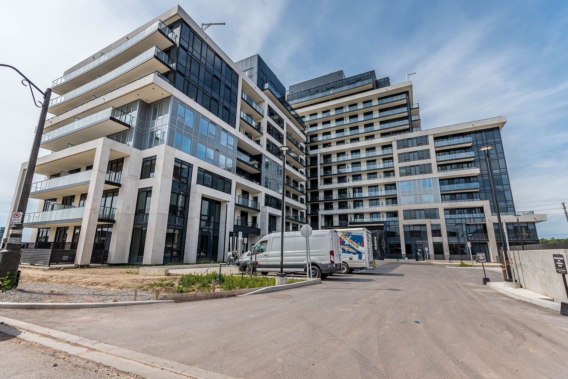 3200 William Coltson Avenue 421, Oakville, ON L6H 7C2