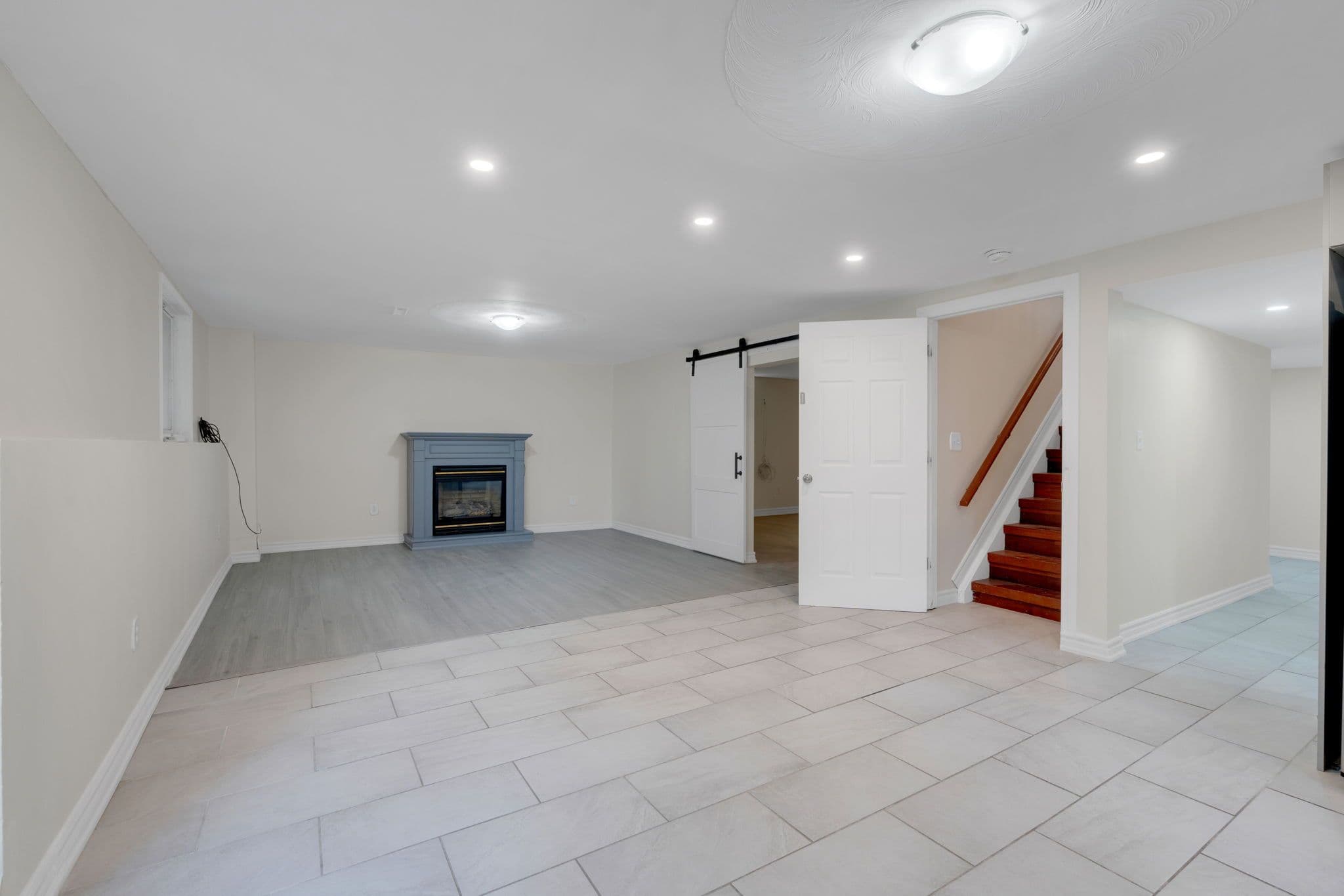 16 Waddington Crescent, Barrie, ON L4N 8C8