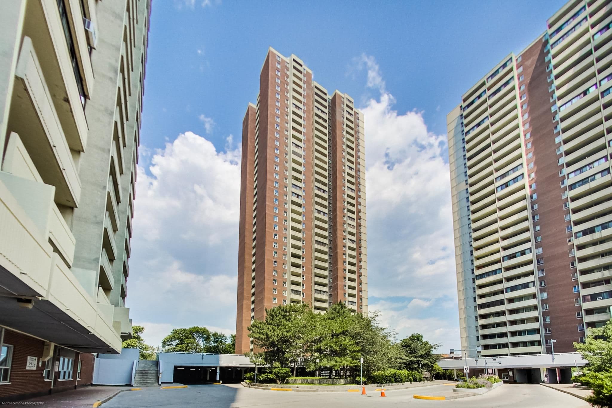 3 Massey Square 1902, Toronto E03, ON M4C 5L5