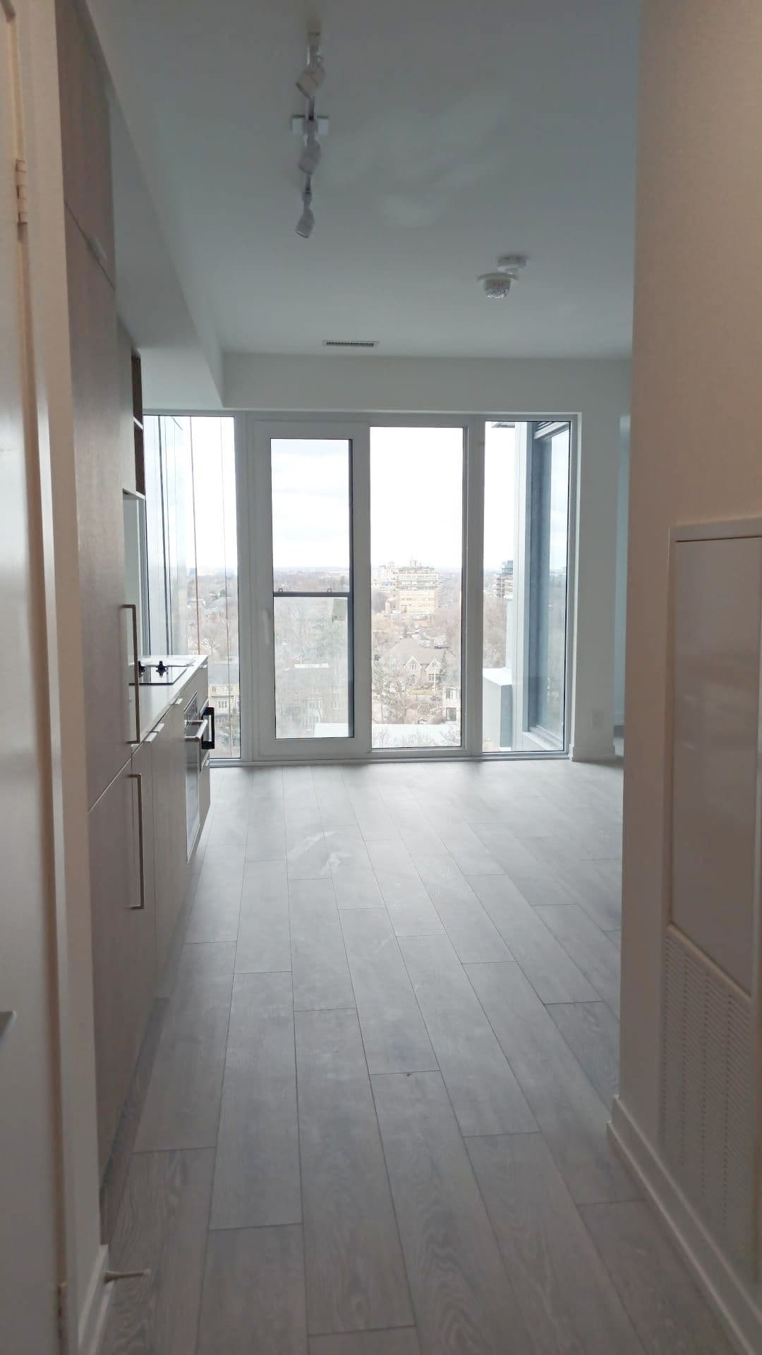 2020 Bathurst Street 1611, Toronto C03, ON M5P 0A6