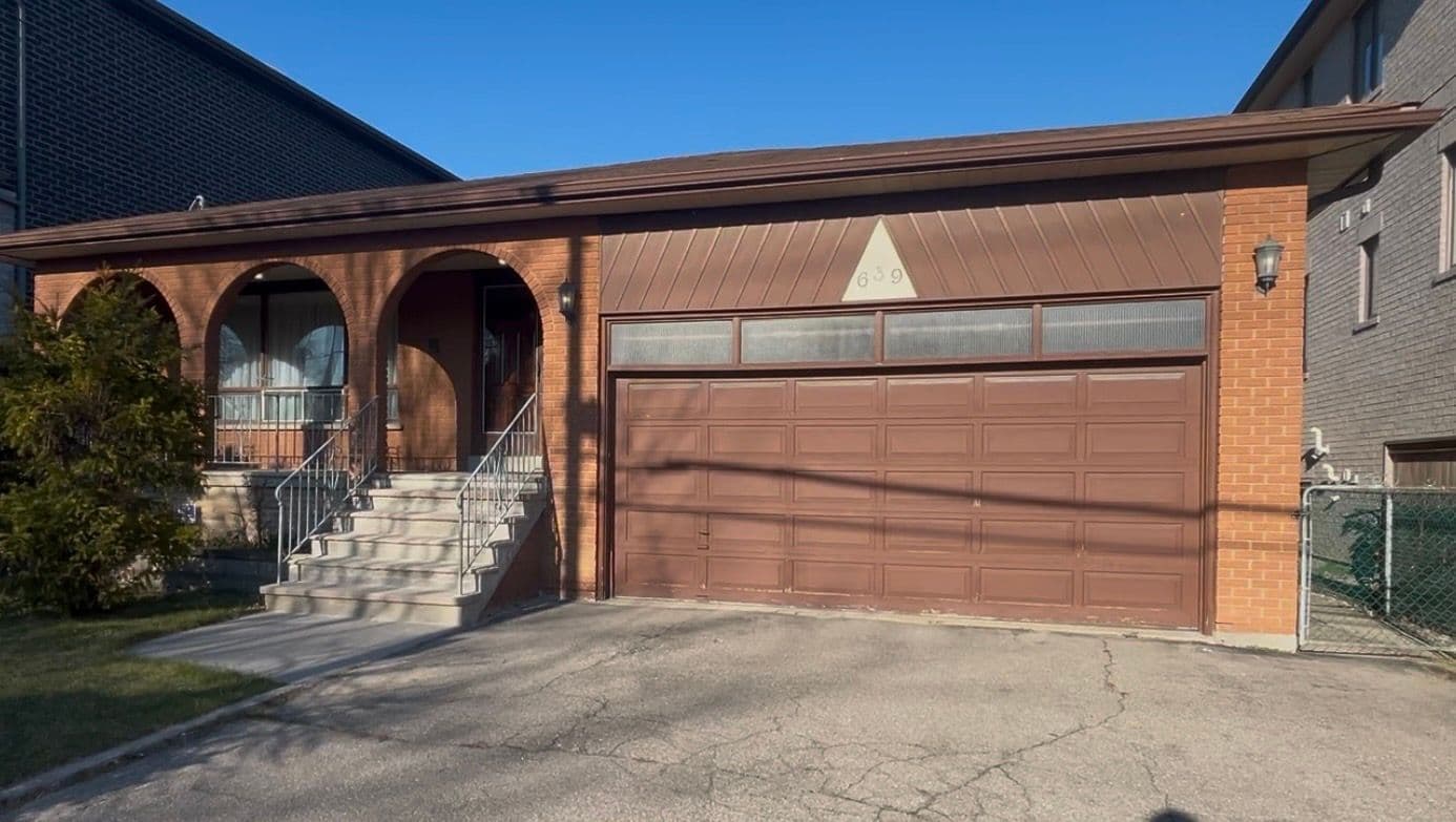 639 Royal York Road, Toronto W07, ON M8Y 2S9