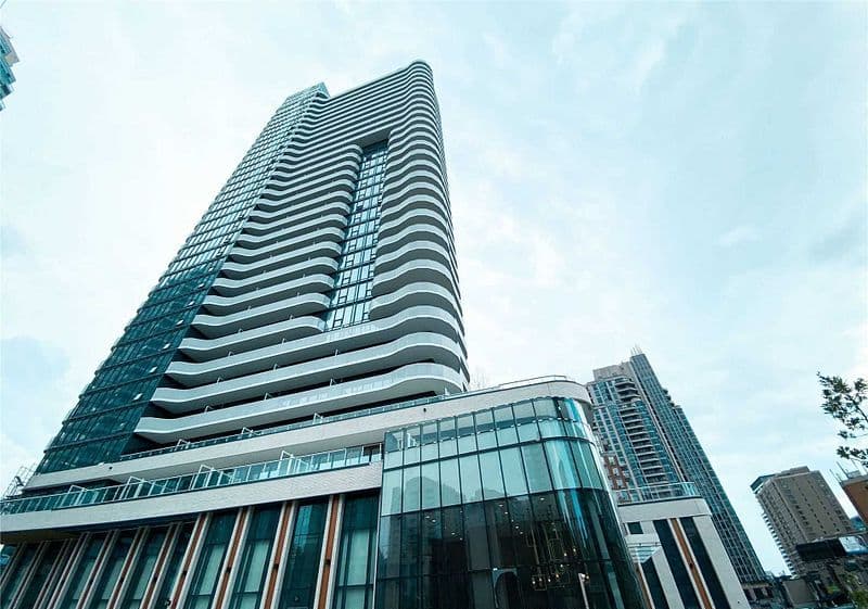 15 Holmes Avenue 506, Toronto C14, ON M2N 0L4