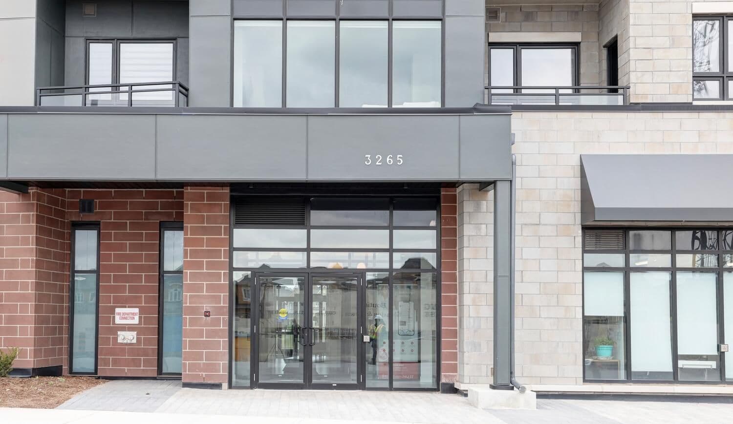 3265 Carding Mill Trail 101, Oakville, ON L6M 5P7