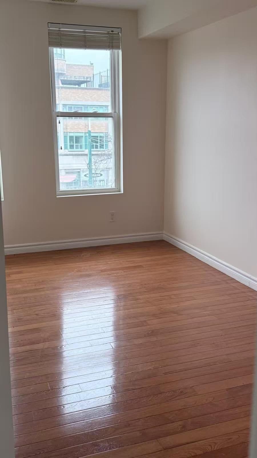 413 Spadina Avenue 301, Toronto C01, ON M5T 2G6