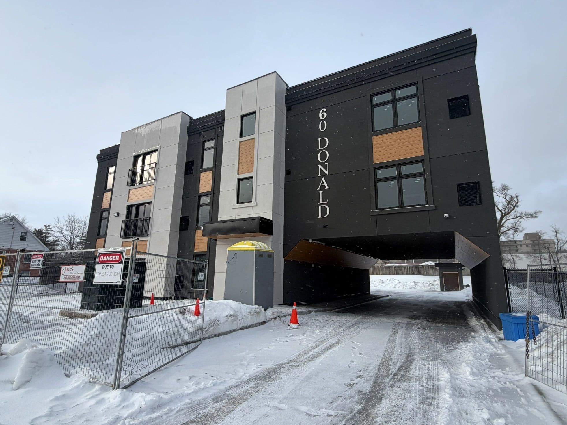 60 Donald Street 204, Barrie, ON L4N 1E3