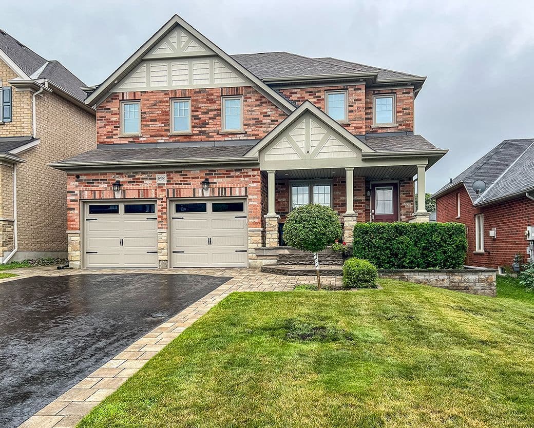 892 Barbados Street, Oshawa, ON L1J 0A5