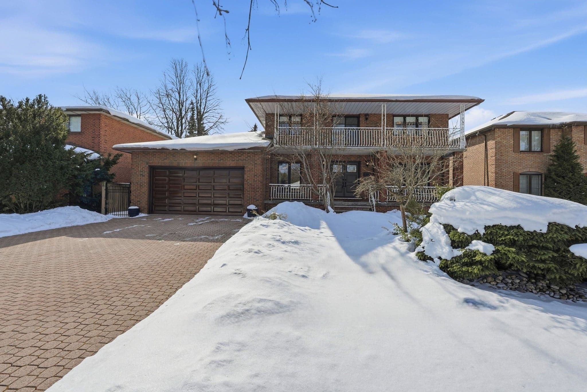 383 Scenic Drive, Hamilton, ON L9C 1G6