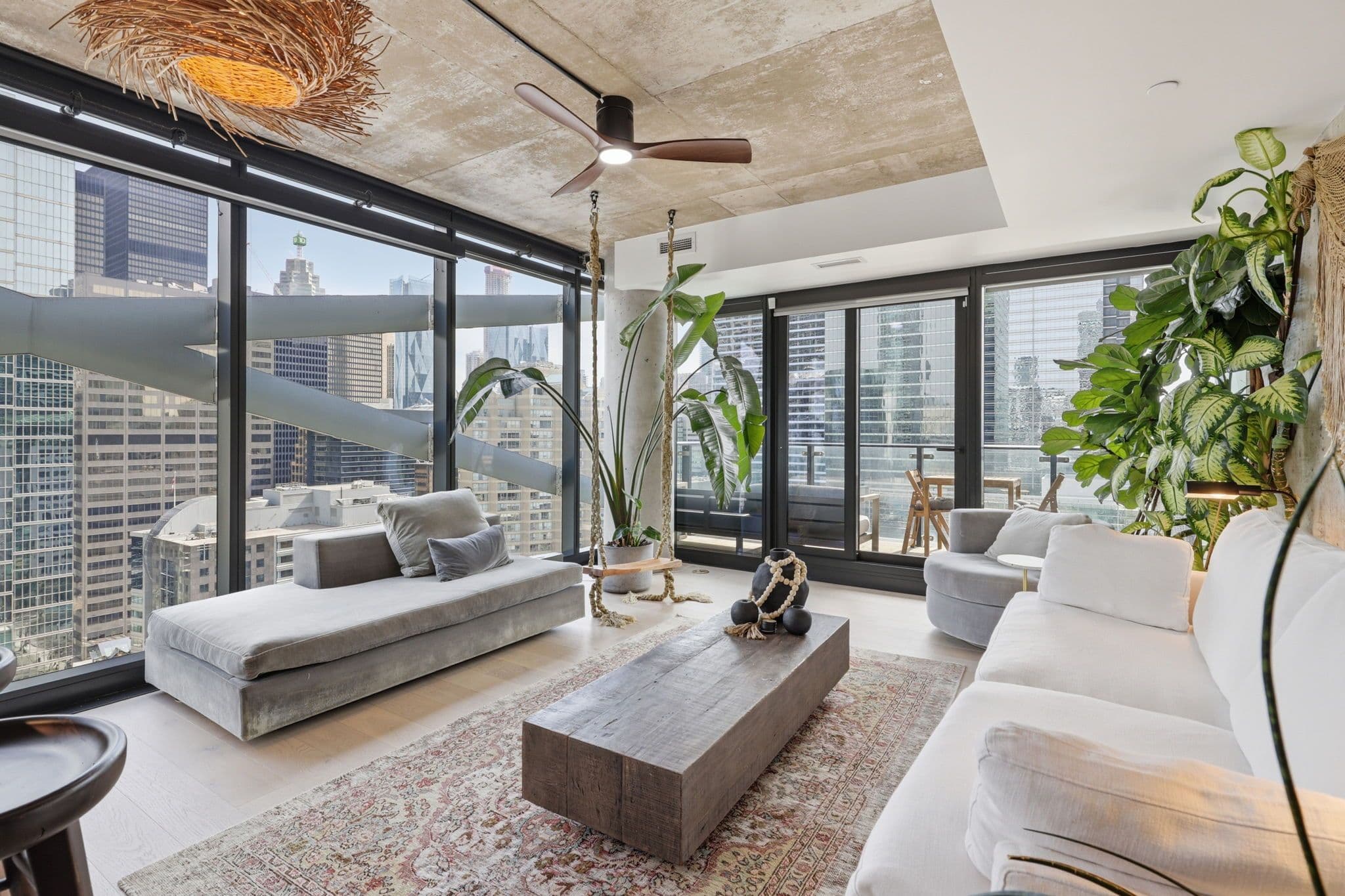 224 King Street W 1904, Toronto C01, ON M5H 0A6