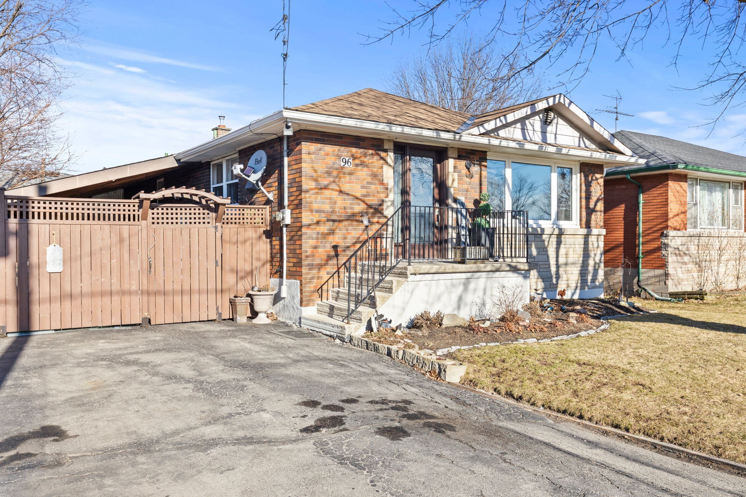 96 Terrace Drive, Hamilton, ON L9A 2Y6