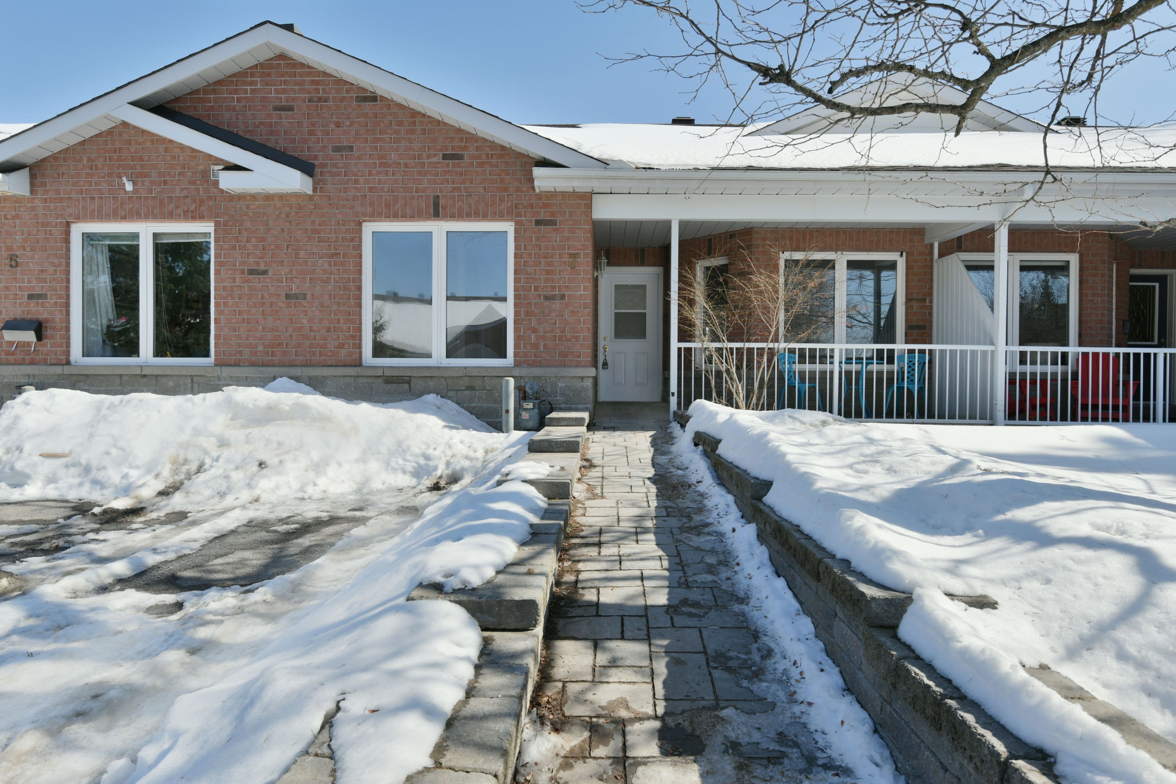 7 Weaver Crescent, Kanata, ON K2K 3E1