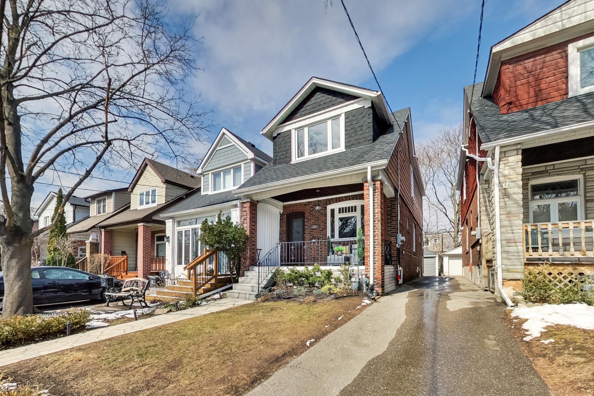 344 Springdale Boulevard, Toronto E03, ON M4C 2A4