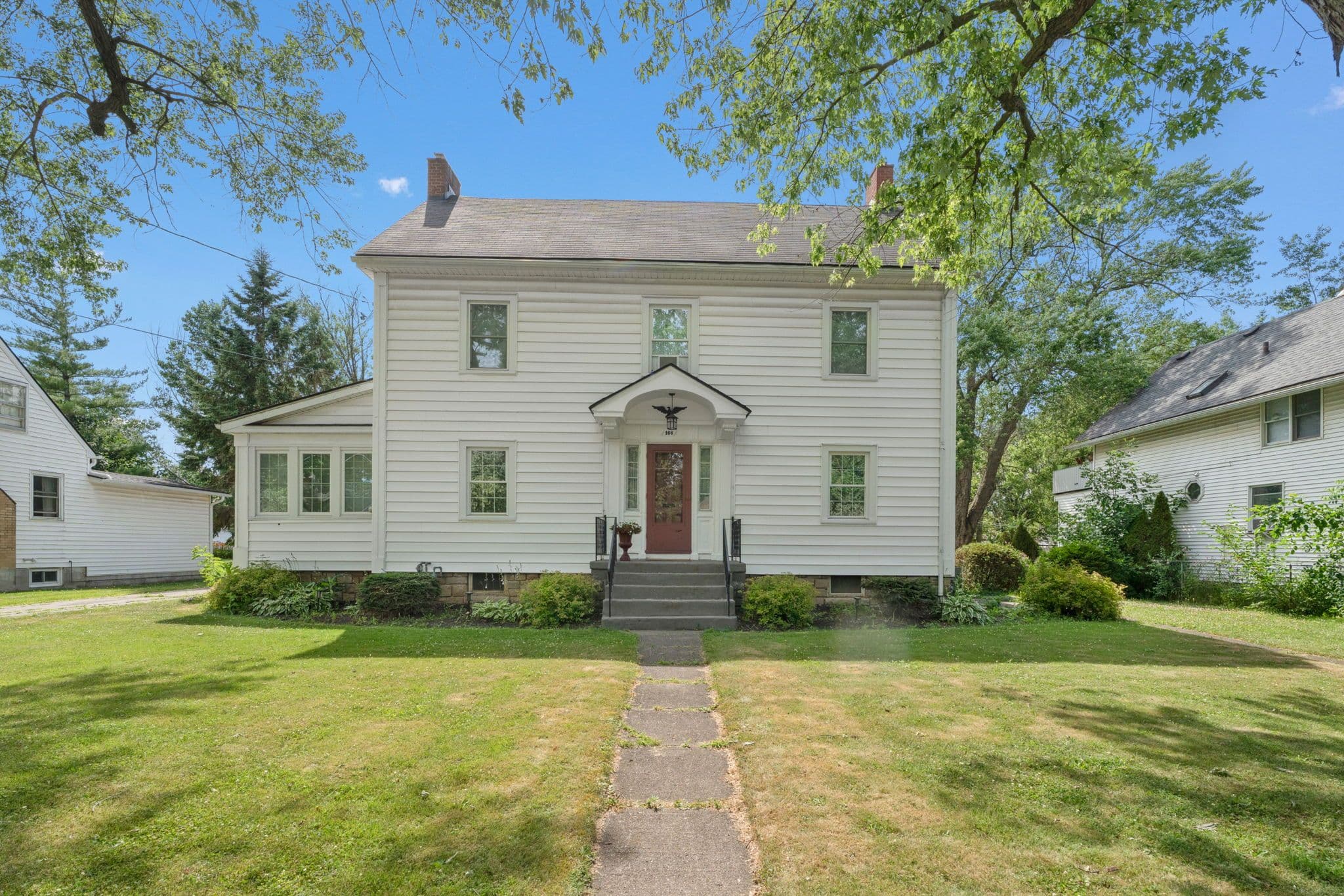 166 North Street N, Fort Erie, ON L2A 3R7