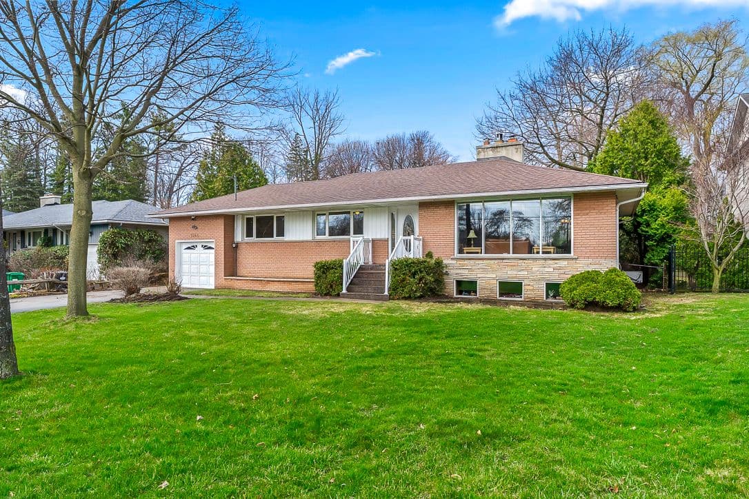 1546 Lorne Wood Road, Mississauga, ON L5H 3G3