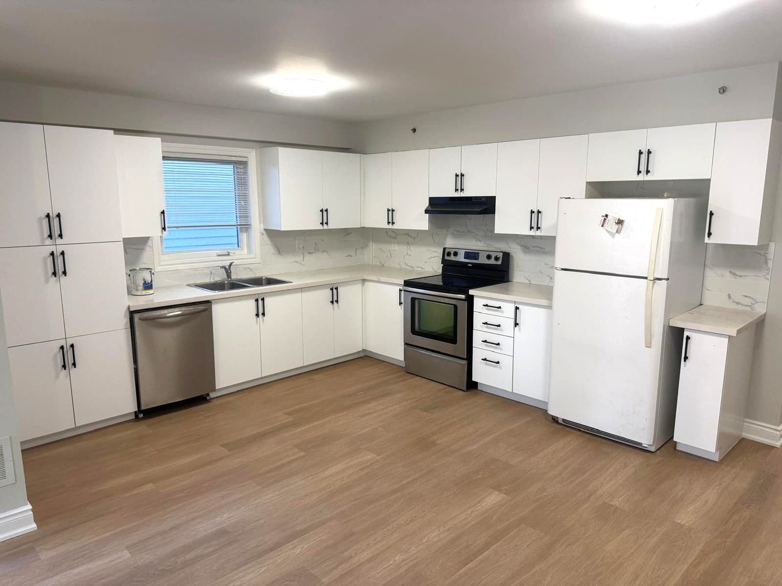 32 St Dunstan Drive, Toronto E06, ON M1L 2V3