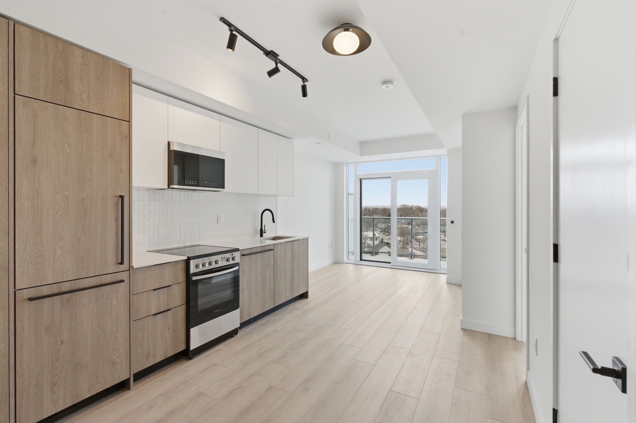 1635 MIlitary Trail 814, Toronto E10, ON M1C 1B2