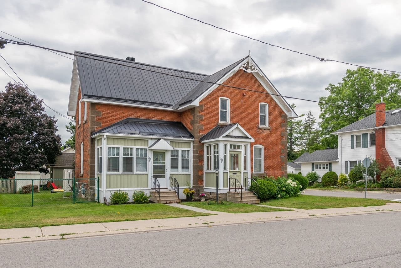 256 A&B Flora Street, Carleton Place, ON K7C 3M4