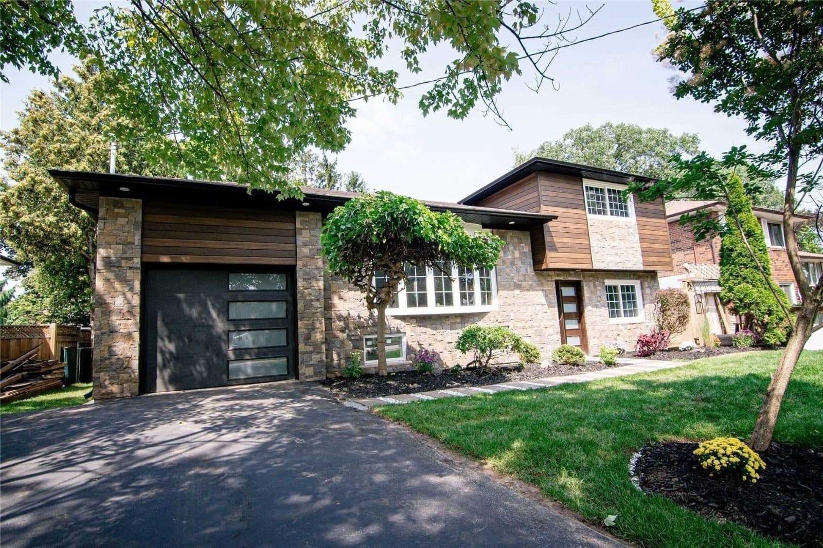 2117 Bridge Road, Oakville, ON L6L 2E8