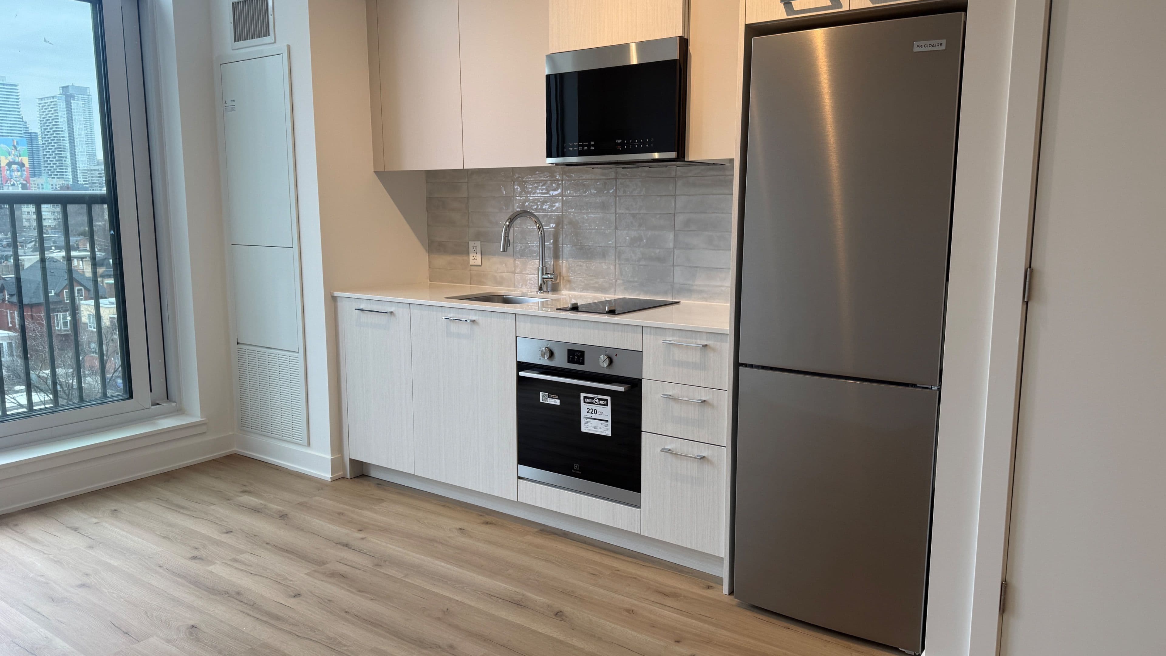 30 dreamers Way 627, Toronto C08, ON M5A 0Y7