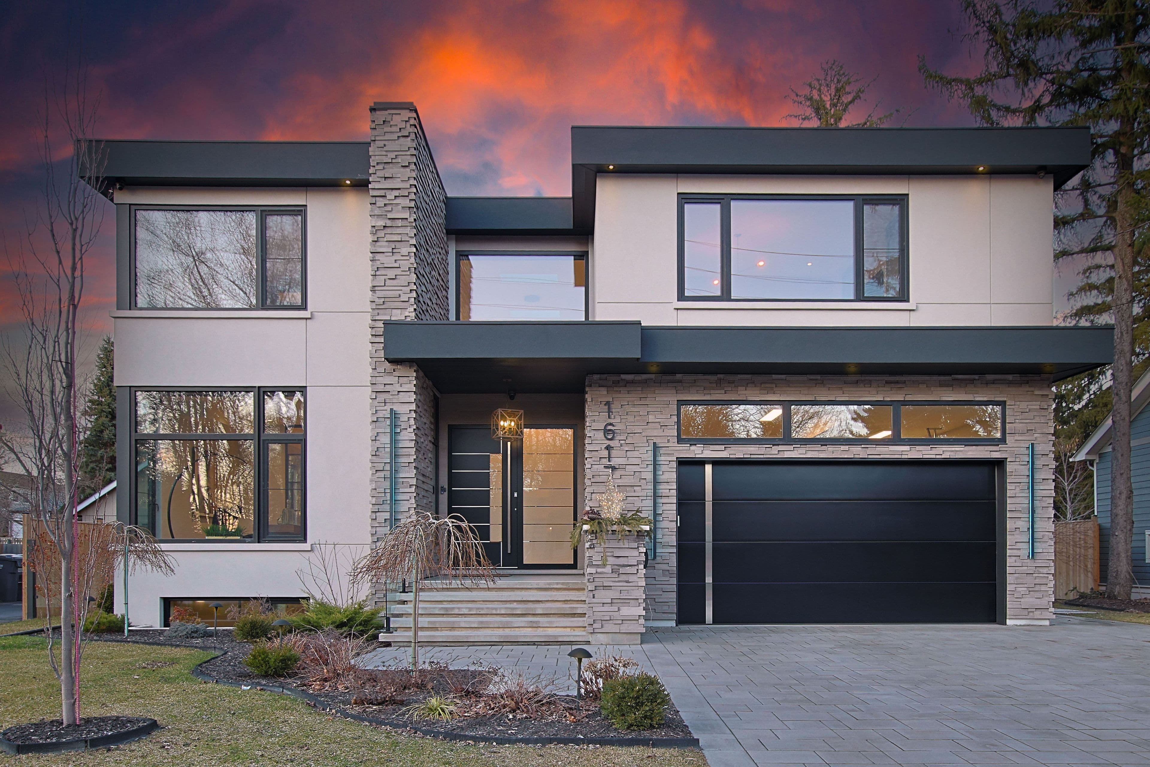 1617 Trotwood Avenue, Mississauga, ON L5G 3Z8