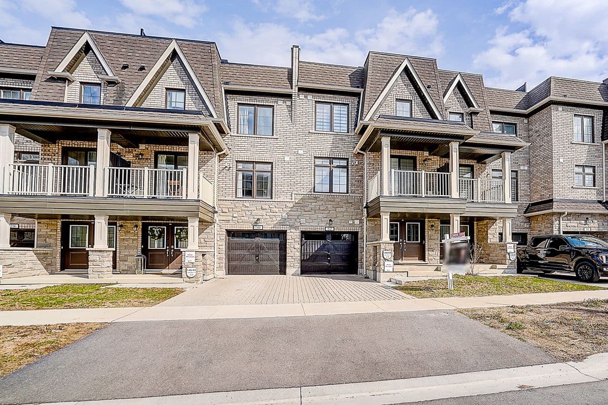 32 WILLIAM SHEARN Crescent, Markham, ON L6C 3J4