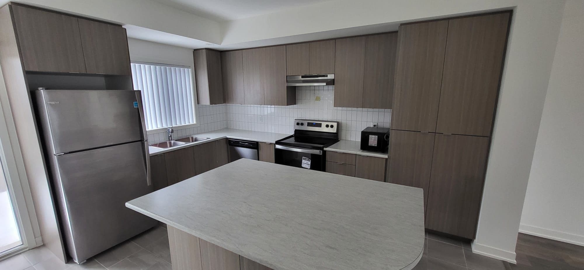 1525 Kingston Road 606, Pickering, ON L1V 0E9