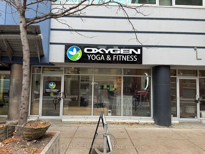 410 Adelaide Street 4, Toronto C01, ON M5V 1S8