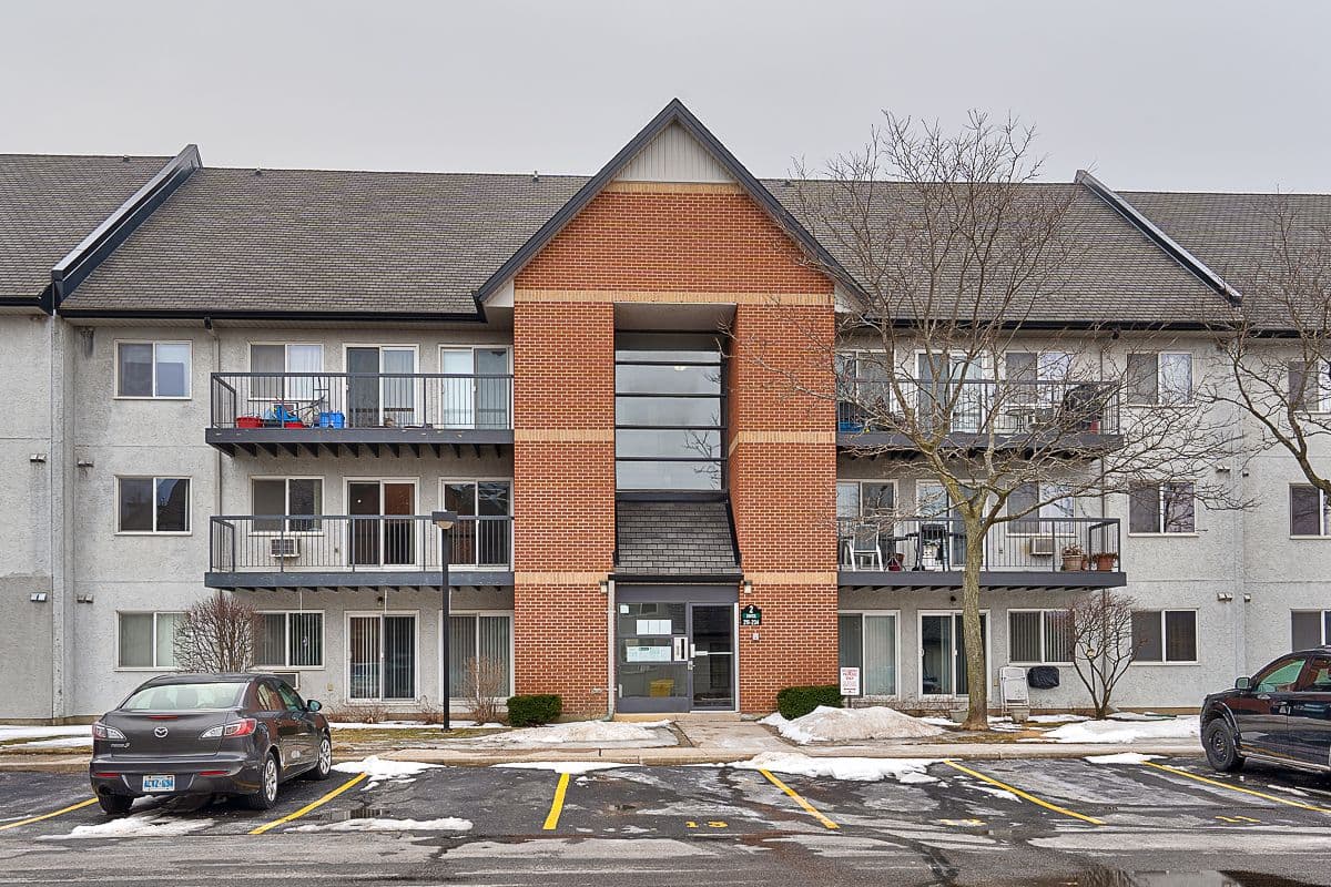 1450 Glen Abbey Gate 221, Oakville, ON L6M 2V7