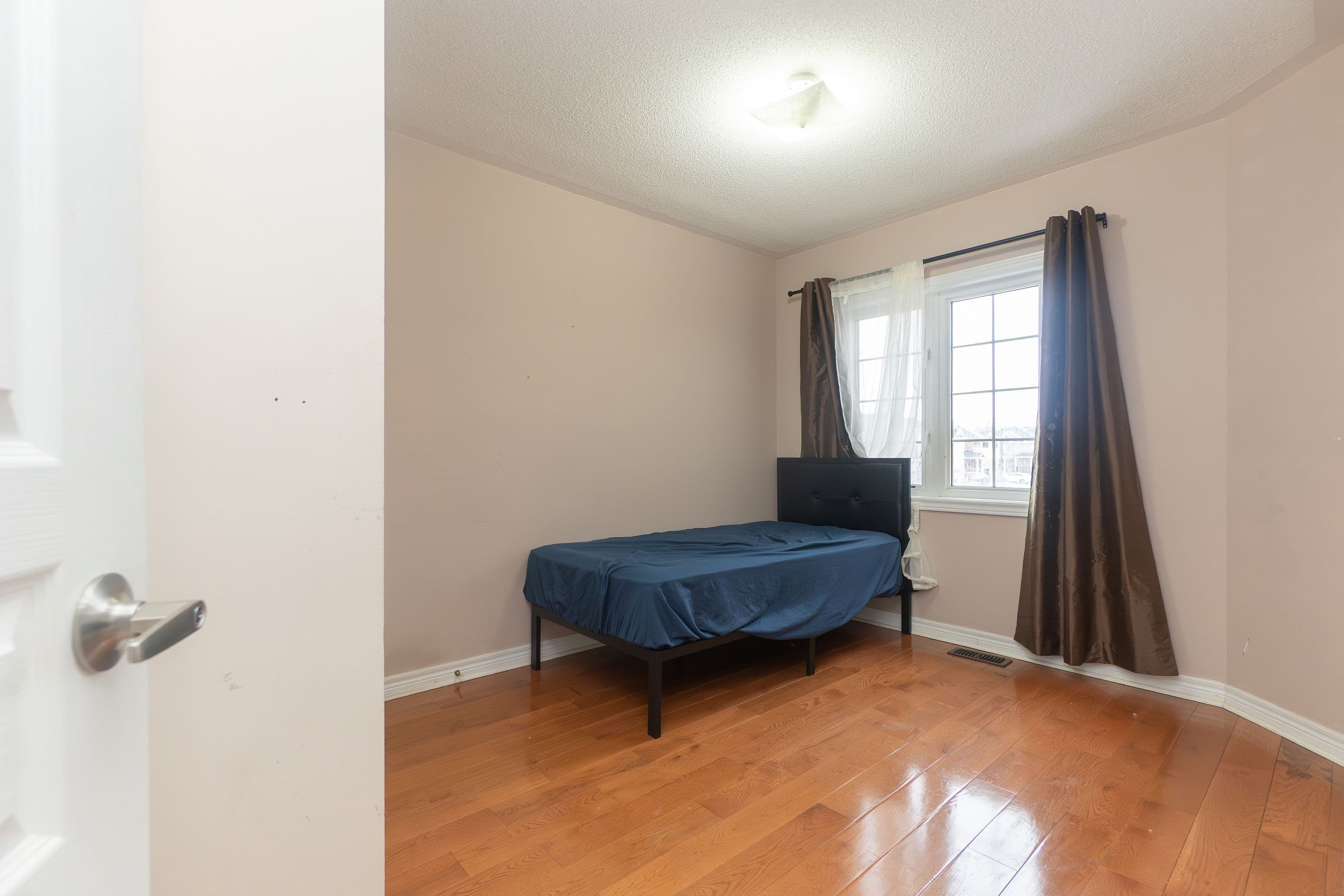 5630 Fudge Terrace Room 2, Mississauga, ON L5M 0N2