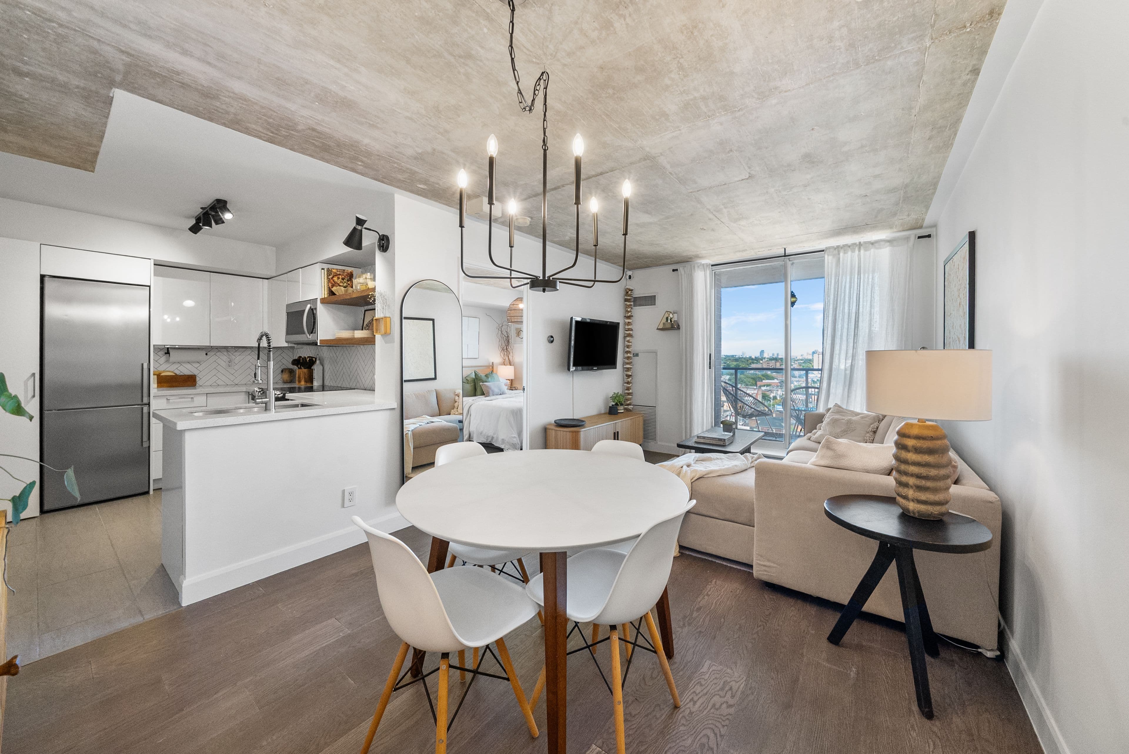 1369 Bloor Street W 1402, Toronto C01, ON M6P 4J4