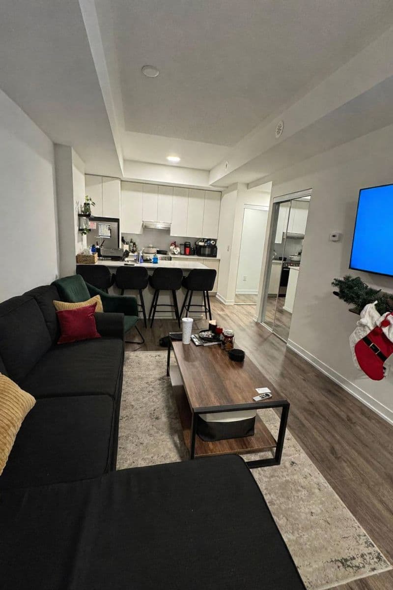 140 Canon Jackson Drive 111, Toronto W04, ON M6M 0B9