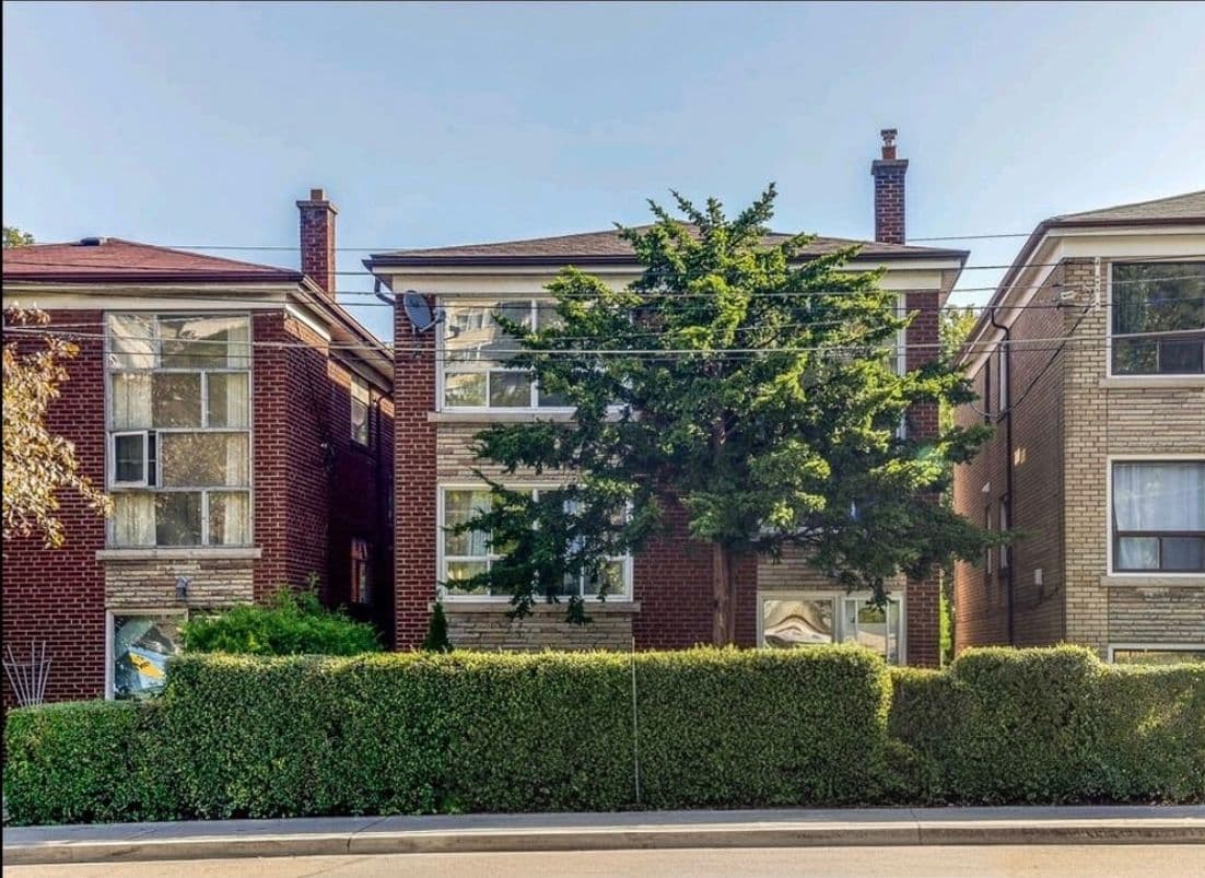 75 Keele Street 1, Toronto W02, ON M6P 2J8