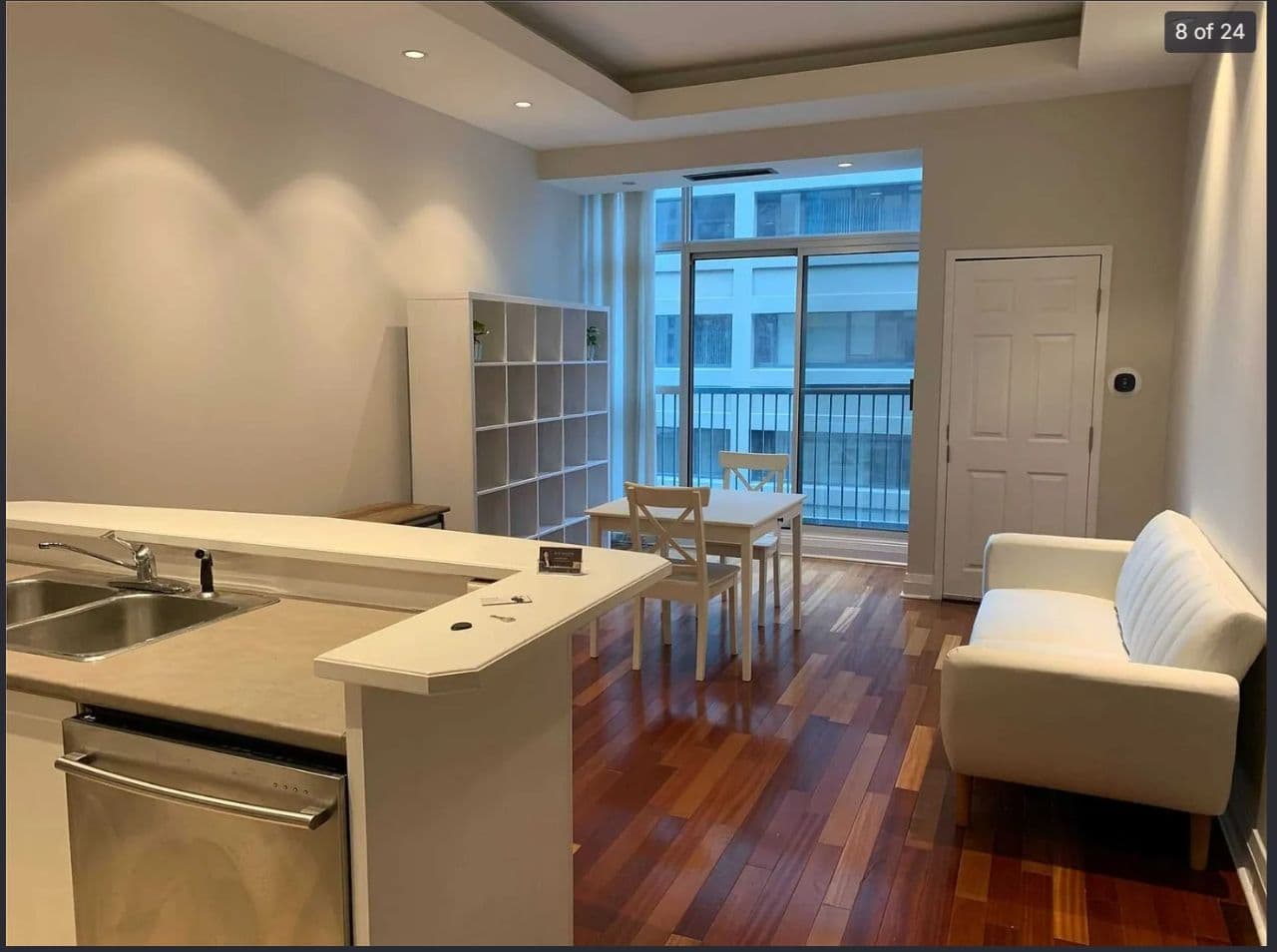 8 Wellesley Street E 606, Toronto C08, ON M4Y 3B2