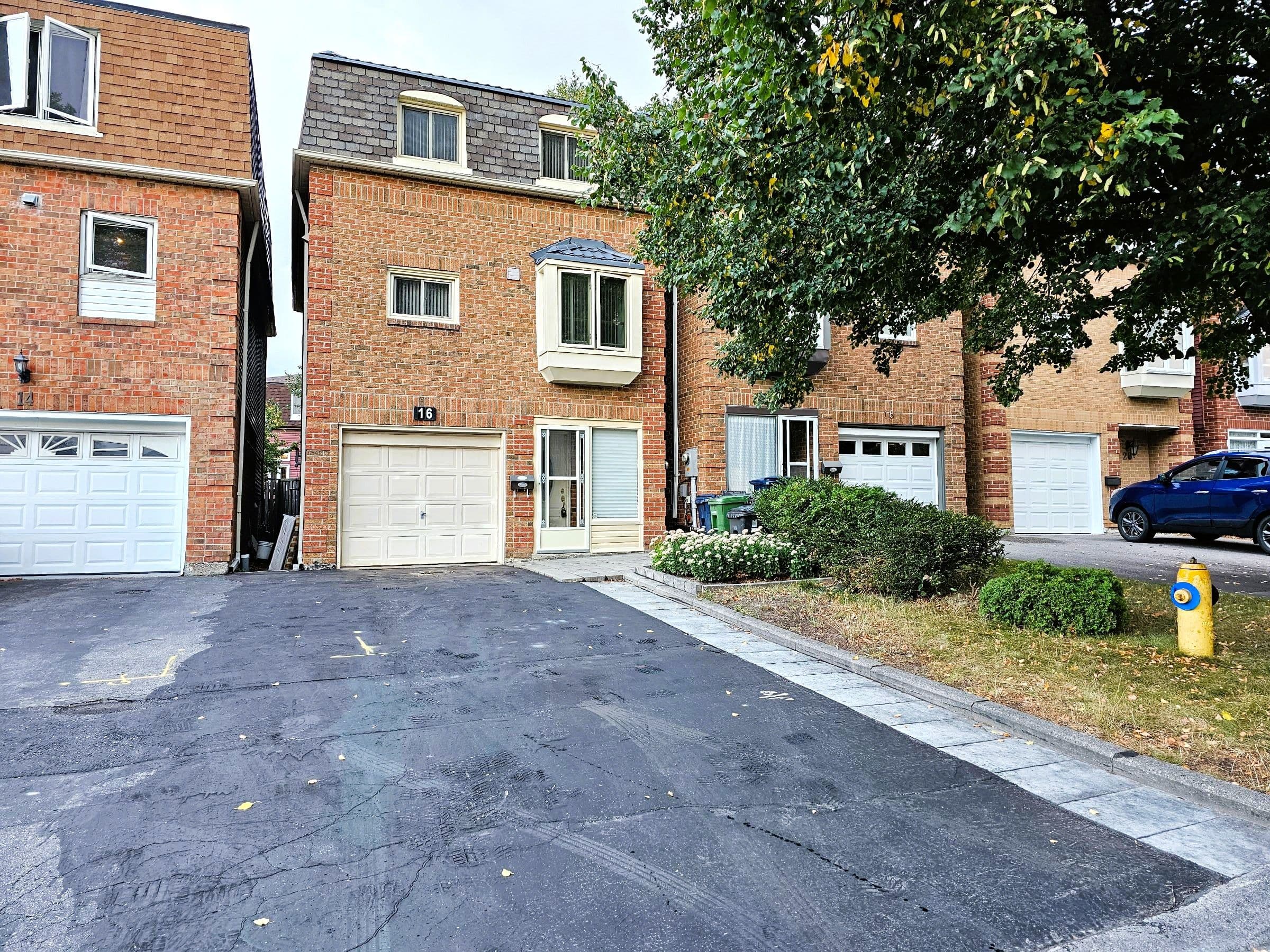 16 Carlingwood Court, Toronto E07, ON M1S 4R9