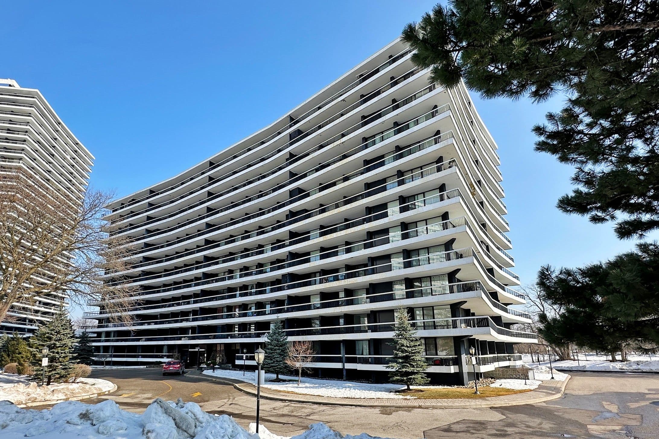 115 Antibes Drive 702, Toronto C07, ON M2R 2Y9