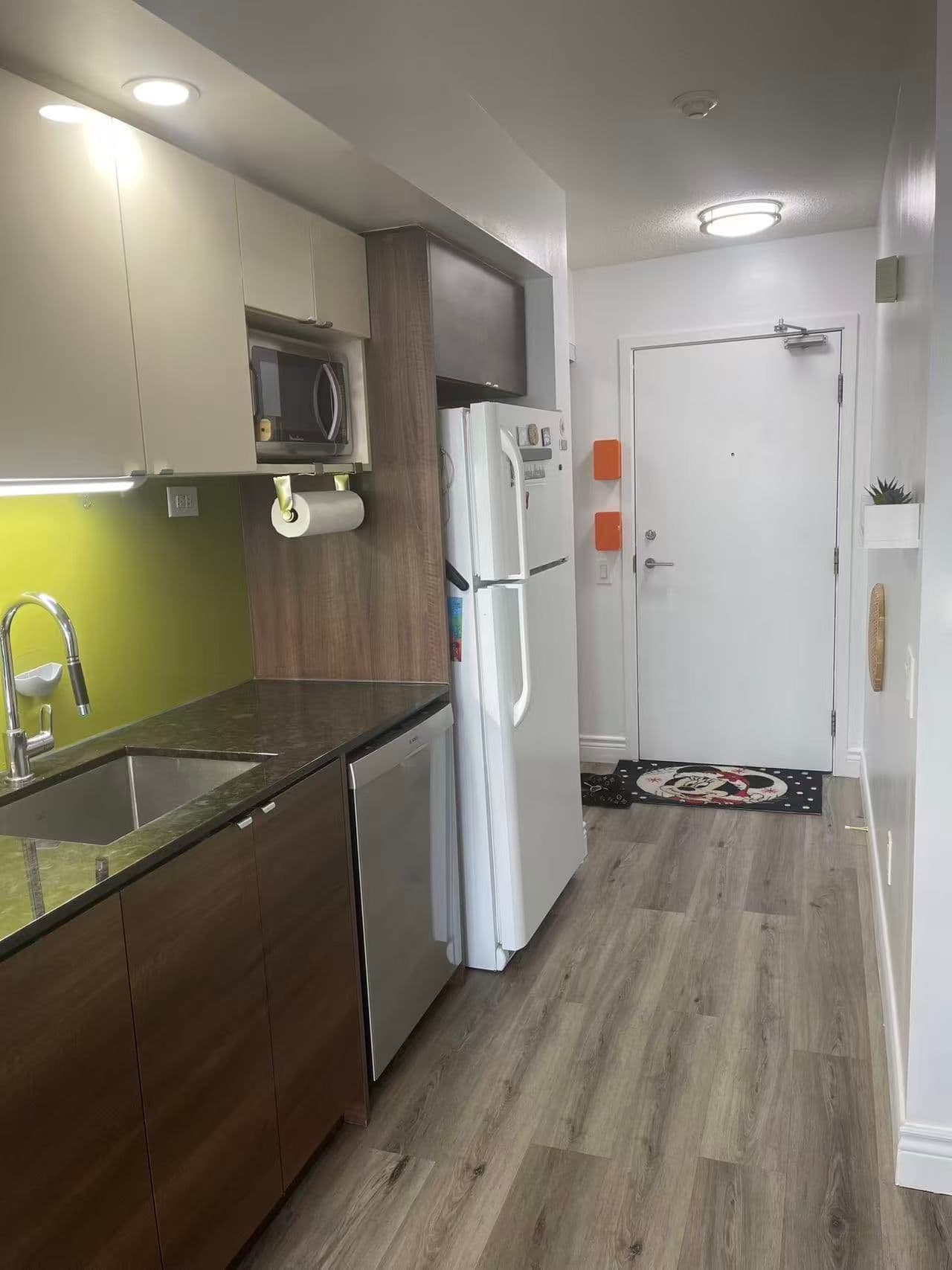 121 Mcmahon Drive 1606, Toronto C15, ON M2K 0C1