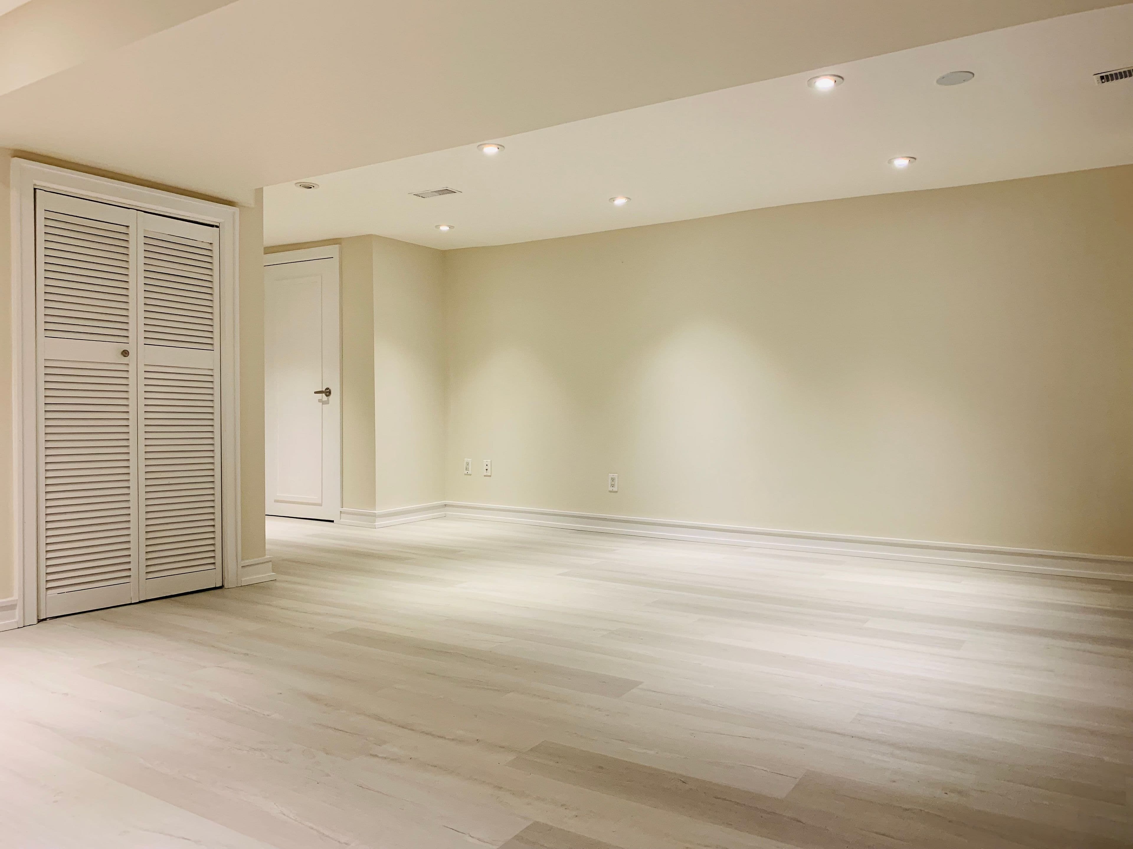 38 Henderson Avenue, Toronto C01, ON M6J 2B8