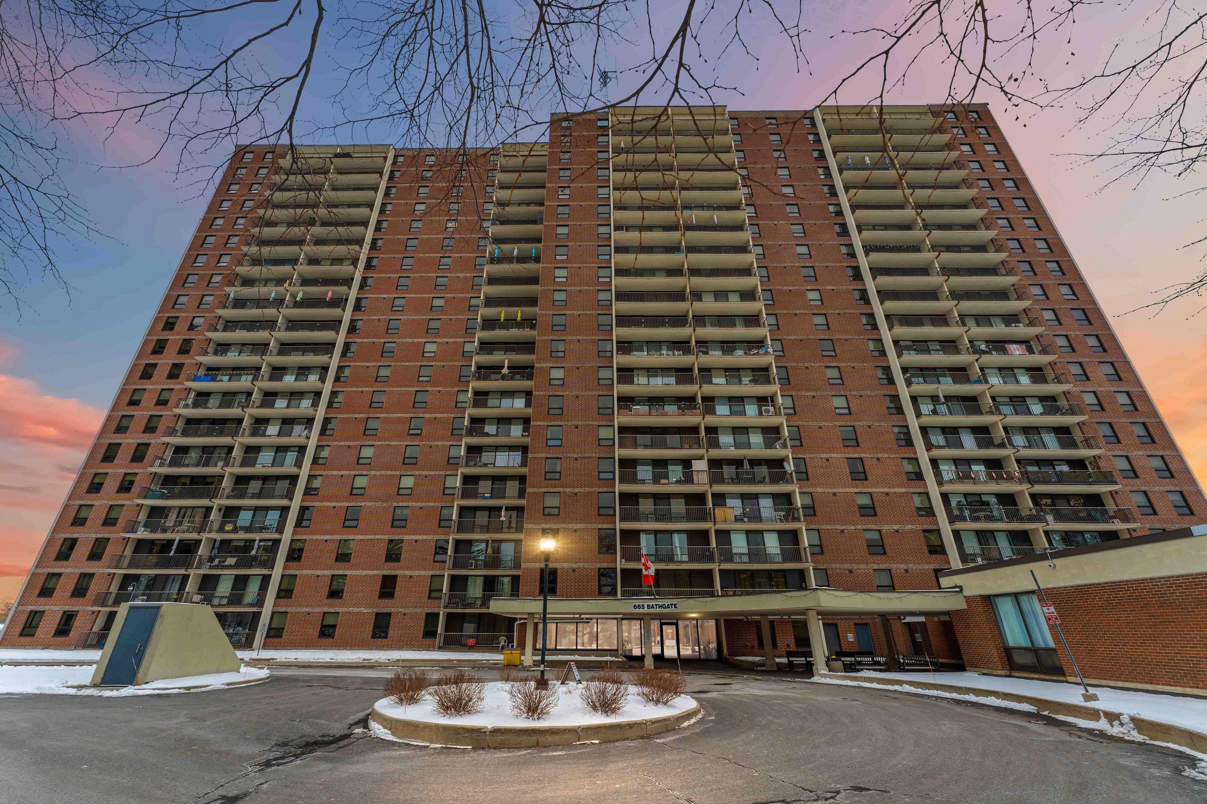 665 Bathgate Drive 807, Overbrook - Castleheights and Area, ON K1K 3Y4