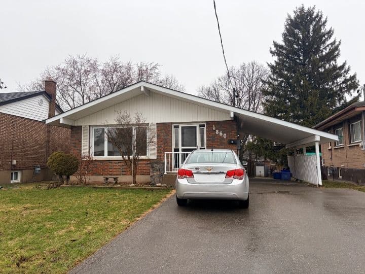 860 Florell Drive 1, Oshawa, ON L1H 6W1