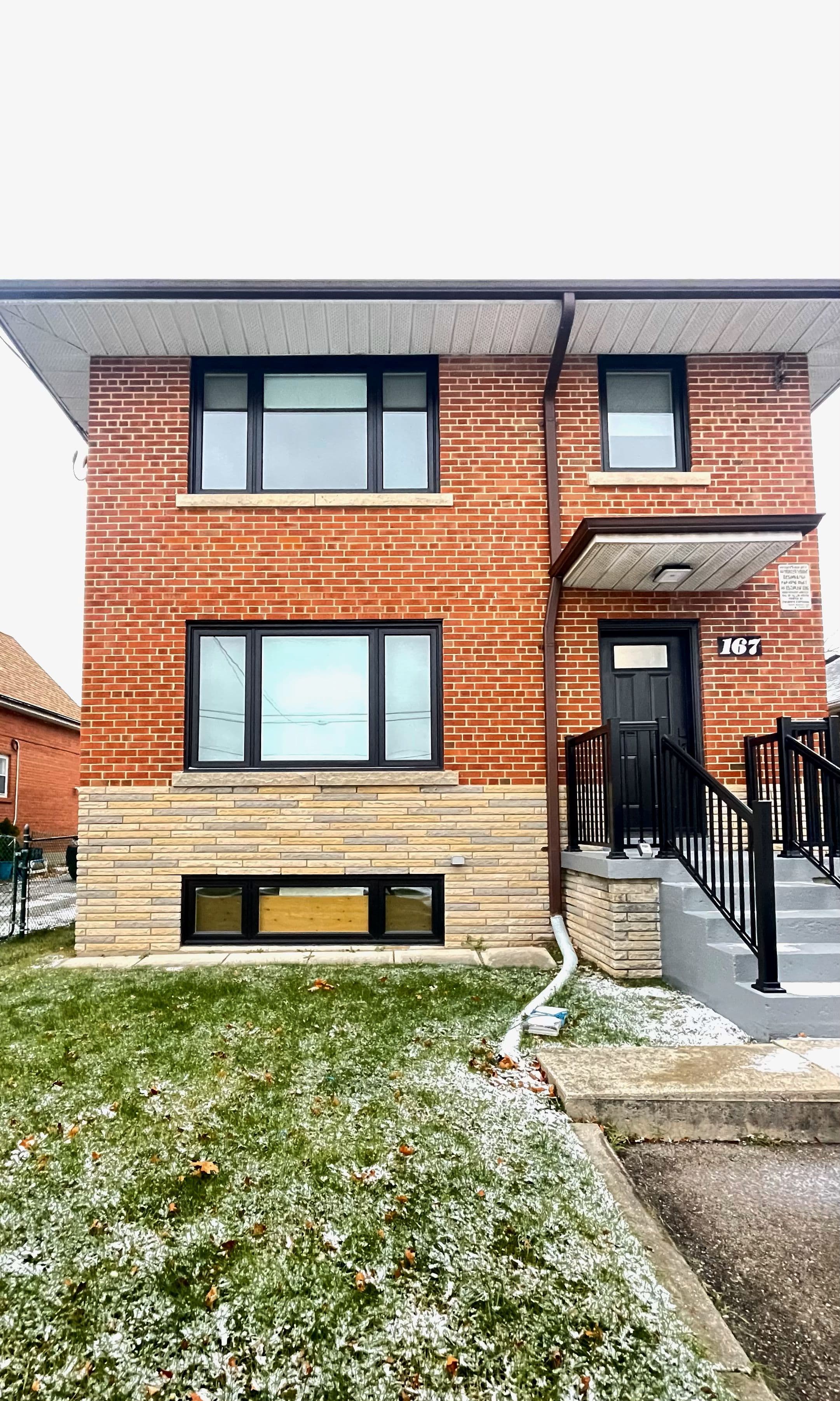 167 Thirtieth Street 3, Toronto W06, ON M8V 4E5